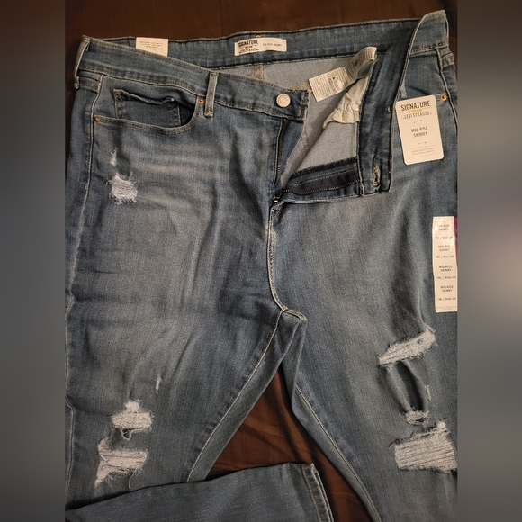 Levi - Picture 1 of 11